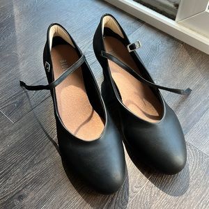 Bloch character shoes